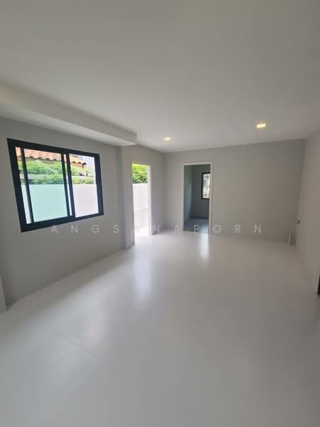 Ladawan Pinklao-Borommaratchachonnani, Bangkok, Borommaratchachonnani Road, Sala Thammasop, Thawi Watthana, Bangkok, 4 Bedrooms, 348 sqm, Single Detached House For Sale, by Angsanaporn D, 500264559 - DDproperty.com