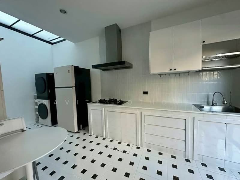 Patio Ratchayothin, Bangkok, Phahonyothin 32, Chan Kasem, Chatuchak, Bangkok, 3 Bedrooms, 267 sqm, Townhouse For Rent, by Savita Pothong, 500264586 - DDproperty.com