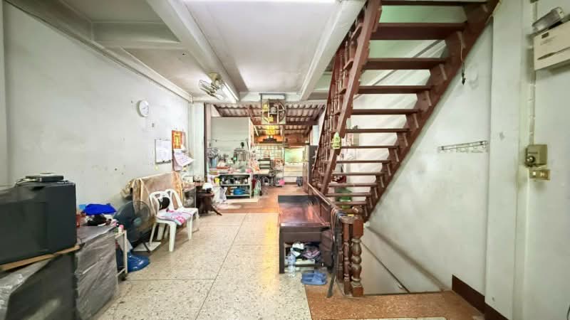 For Sale - ตึกแถว อาคารพาณิชย์ 3 ชั้น ซอยสาธุประดิษฐ์ 31 ถนนพระราม 3 ใกล้เซ็นทรัลพระราม 3, Bangkok