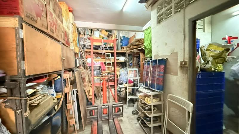 For Sale - ตึกแถว อาคารพาณิชย์ 3 ชั้น ซอยสาธุประดิษฐ์ 31 ถนนพระราม 3 ใกล้เซ็นทรัลพระราม 3, Bangkok
