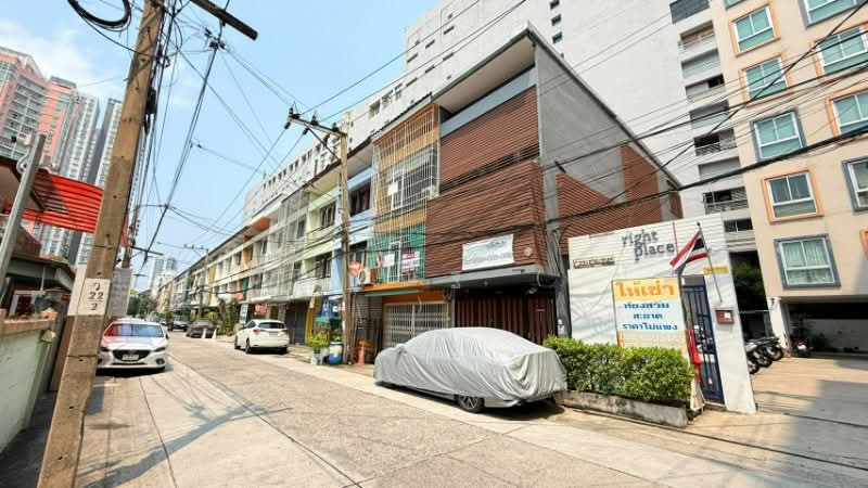 For Sale - ตึกแถว อาคารพาณิชย์ 3 ชั้น ซอยสาธุประดิษฐ์ 31 ถนนพระราม 3 ใกล้เซ็นทรัลพระราม 3, Bangkok