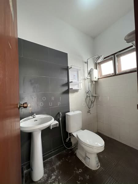 House in Chang Phueak area, Chiang Mai, Chiang Mai, Chang Phuak, Muang Chiang Mai, Chiang Mai, 6 Bedrooms, 293 sqm, Single Detached House For Rent, by Shori Asset Group Co., Ltd., 500264623 - DDproperty.com