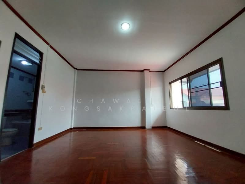 Nareenakorn 12, Nonthaburi, Bang Rak Pattana, Bang Bua Thong, Nonthaburi, 3 Bedrooms, 220 sqm, Townhouse For Sale, by CHAWALIT KONGSAKPAIBUL, 500264625 - DDproperty.com