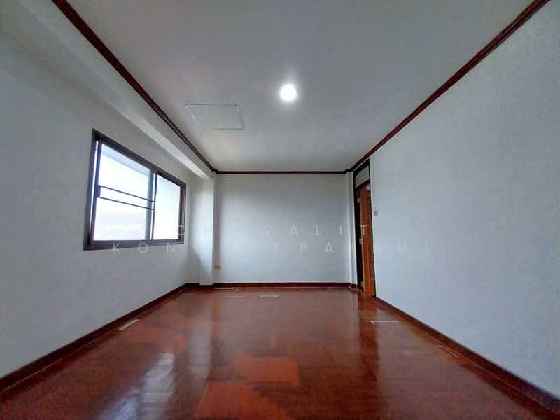 Nareenakorn 12, Nonthaburi, Bang Rak Pattana, Bang Bua Thong, Nonthaburi, 3 Bedrooms, 220 sqm, Townhouse For Sale, by CHAWALIT KONGSAKPAIBUL, 500264625 - DDproperty.com