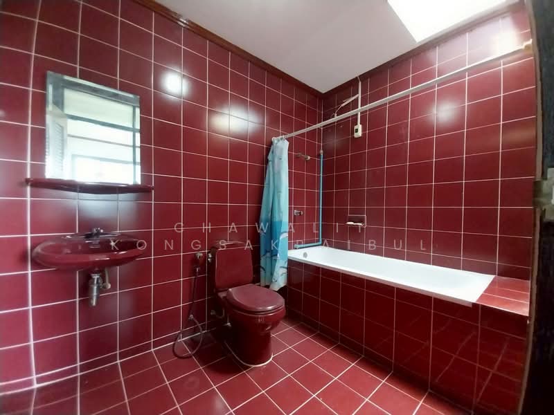 Nareenakorn 12, Nonthaburi, Bang Rak Pattana, Bang Bua Thong, Nonthaburi, 3 Bedrooms, 220 sqm, Townhouse For Sale, by CHAWALIT KONGSAKPAIBUL, 500264625 - DDproperty.com