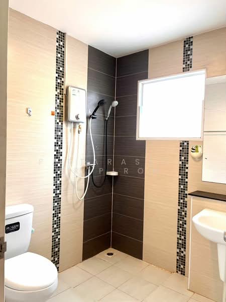 4-BR House, Bangkok, Thab Yao, Lat Krabang, Bangkok, 4 Bedrooms, 200 sqm, Single Detached House For Sale, by Pattarasaya Sripirom, 500264666 - DDproperty.com