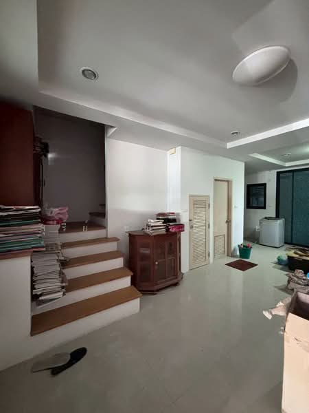 3-story townhouse in The Location housing project, 3 bedrooms, 3 bathrooms., Samut Sakhon, เอกชัย, Maharchai, Muang Samut Sakhon, Samut Sakhon, 3 Bedrooms, 170 sqm, Townhouse For Sale, by สุรีย์ ชุนรัตนชัย, 500264731 - DDproperty.com