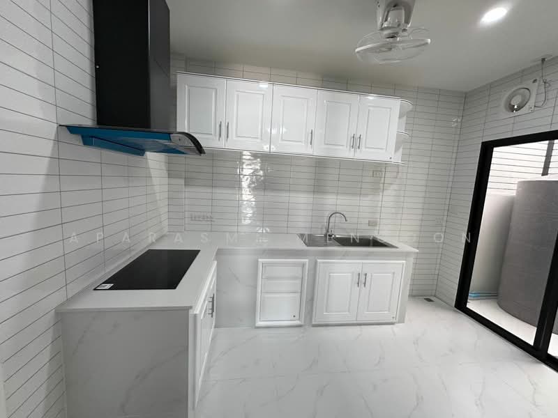 3-BR Townhouse, Bangkok, Prawet, Prawet, Bangkok, 3 Bedrooms, 147 sqm, Townhouse For Sale, by Aparasmi Mengoon, 500264763 - DDproperty.com