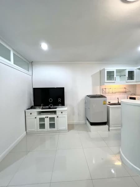Supalai Place Sukhumvit 39, Bangkok, 175-179 Soi Sukhumvit 39 Sukhumvit Road, Khlong Tan Nua, Watthana, Bangkok, 1 Bedroom, 50 sqm, Condo For Rent, by Oraya Fortney, 500264796 - DDproperty.com
