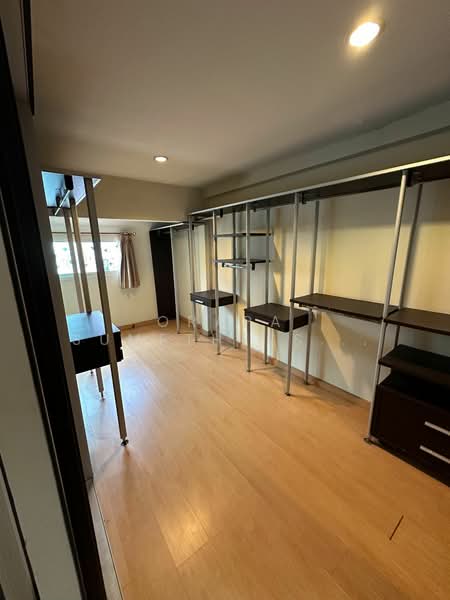 ทาวน์เฮ้าส์ 3-ห้องนอน, กรุงเทพ, คลองตันเหนือ, วัฒนา, กรุงเทพ, 120 ตร.ม., ทาวน์เฮ้าส์ ขาย, โดย Orapa Sumetheesirisakul, 500264861 - DDproperty.com