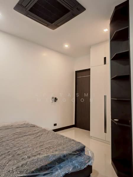 undefined, Bangkok, Phlapphla, Wang Thonglang, Bangkok, 5 Bedrooms, 310 sqm, Townhouse For Rent, by Aparasmi Mengoon, 500264890 - DDproperty.com