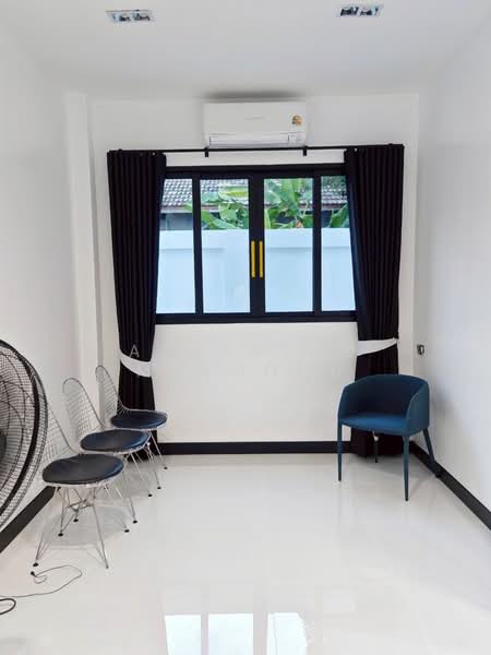 undefined, Bangkok, Phlapphla, Wang Thonglang, Bangkok, 5 Bedrooms, 310 sqm, Townhouse For Rent, by Aparasmi Mengoon, 500264890 - DDproperty.com