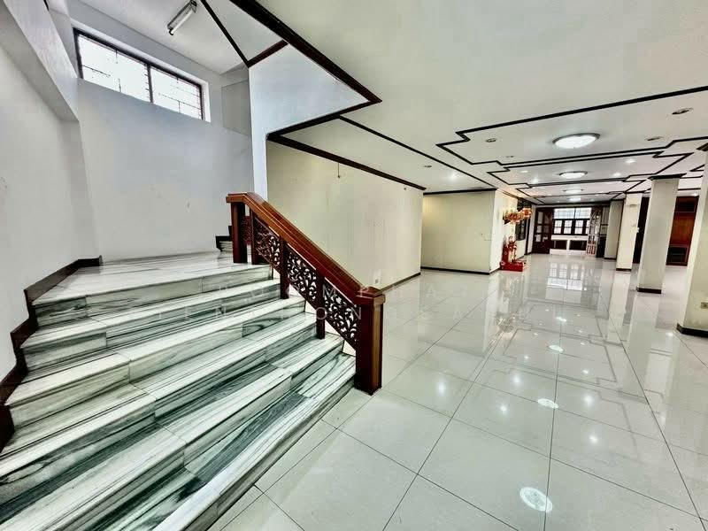 6-BR House, Bangkok, Samsen Nok, Huai Khwang, Bangkok, 6 Bedrooms, 600 sqm, Single Detached House For Sale, by Poomphat Tienthongsakul, 500264966 - DDproperty.com