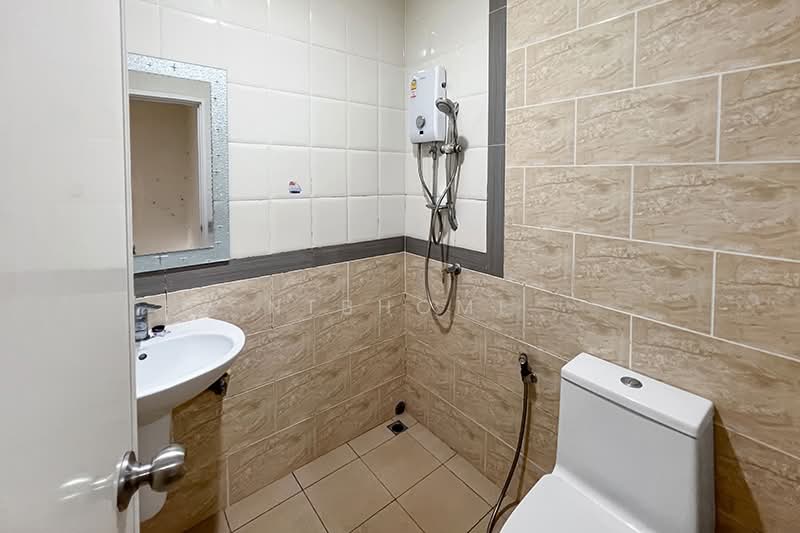 Golden City Pinklao-Charansanitwong, Nonthaburi, Bang Kruai-Sainoi Road, Bang Kruai, Bang Kruai, Nonthaburi, 4 Bedrooms, 130 sqm, Townhouse For Sale, by NTBHOME, 500264970 - DDproperty.com