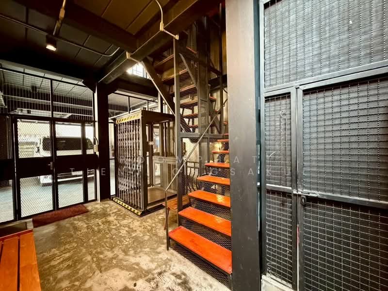 3-BR House, Bangkok, Bang Phlat, Bang Phlat, Bangkok, 3 Bedrooms, 340 sqm, Single Detached House For Sale, by Poomphat Tienthongsakul, 500264998 - DDproperty.com