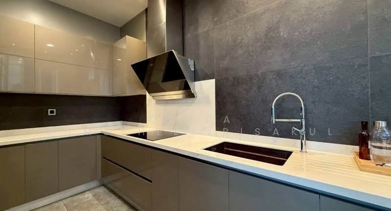 The Esse at Singha Complex, Bangkok, 1788 New Petchaburi Rd, Khlongtoei Nua, Watthana, Bangkok, 4 Bedrooms, 300 sqm, Condo For Sale, by Orapa Sumetheesirisakul, 500265111 - DDproperty.com