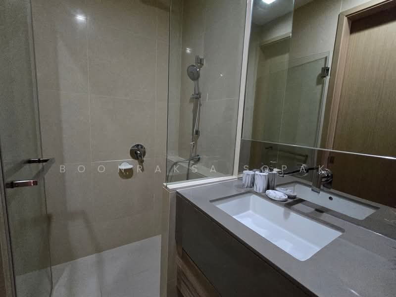 The Esse Asoke, Bangkok, 333 Soi Sukhumvit 21, Sukhumvit Road, Khlongtoei Nua, Watthana, Bangkok, 1 Bedroom, 37 sqm, Condo For Rent, by Boonraksa Sopak, 500265159 - DDproperty.com