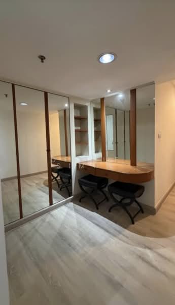Baan Suanpetch, Bangkok, 18 Soi Sukhumvit 39, Khlong Tan Nua, Watthana, Bangkok, 3 Bedrooms, 250 sqm, Condo For Rent, by Decalf Simon, 500265255 - DDproperty.com