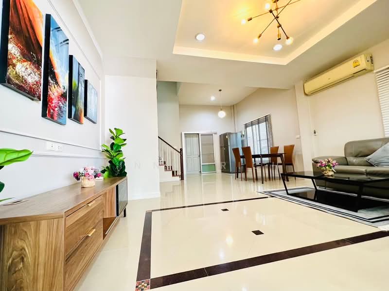 Baan Klang Muang The Royal Monaco Srinakarin-Pattanakarn, Bangkok, Rama 9 Road, Soi 43, Suan Luang, Suan Luang, Bangkok, 3 Bedrooms, 260 sqm, Townhouse For Rent, by Winner Rich, 500265296 - DDproperty.com