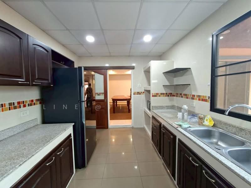 บ้านเดี่ยว 4 ชั้น, สาทร - นราธิวาส, 3 ห้องนอน, ใกล้ BTS ช่องนนทรี, กรุงเทพ, ทุ่งมหาเมฆ, สาทร, กรุงเทพ, 320 ตร.ม., บ้านเดี่ยว ให้เช่า, โดย LINE @firststep, 500265363 - DDproperty.com