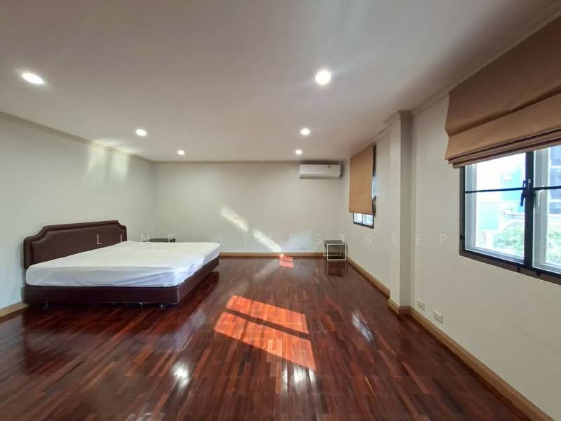 4-storey single house, Sathorn - Narathiwas, 3 bedrooms, Near BTS Chong Nonsi, Bangkok, Thung Maha Mek, Sathon, Bangkok, 3 Bedrooms, 320 sqm, Single Detached House For Rent, by LINE @firststep, 500265363 - DDproperty.com