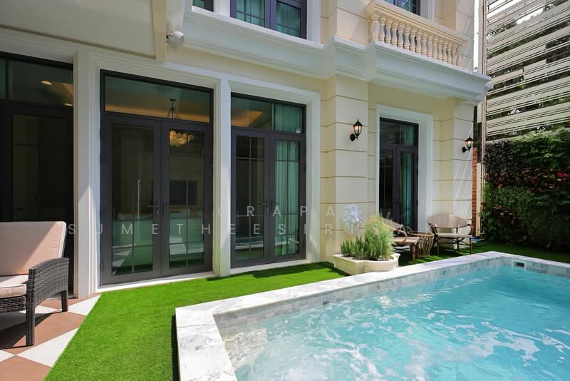 The Boulevard Ekkamai, Bangkok, 98 Soi Prasertdee, Khlong Tan Nua, Watthana, Bangkok, 4 Bedrooms, 500 sqm, Townhouse For Sale, by Orapa Sumetheesirisakul, 500265398 - DDproperty.com