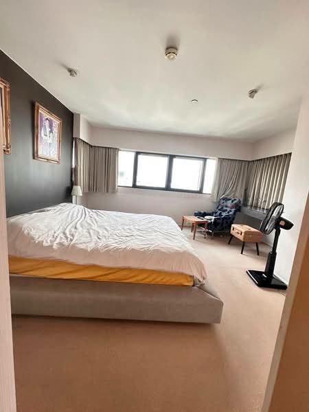 Sathorn Gardens, Bangkok, 39 South Sathorn Road, Thung Maha Mek, Sathon, Bangkok, 3 Bedrooms, 200 sqm, Condo For Sale, by Orapa Sumetheesirisakul, 500265494 - DDproperty.com