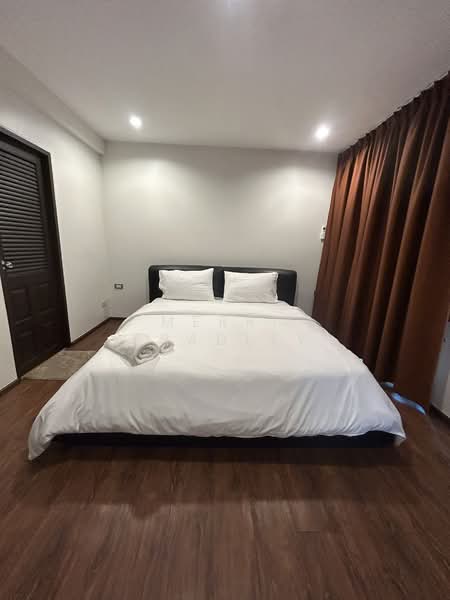 บ้านลีโอคลาสสิคเพลส, กรุงเทพ, Bangkok, Khlong Tan Nua, Watthana, Bangkok, 3 Bedrooms, 300 sqm, Townhouse For Rent, by Merri Bradley, 500265501 - DDproperty.com