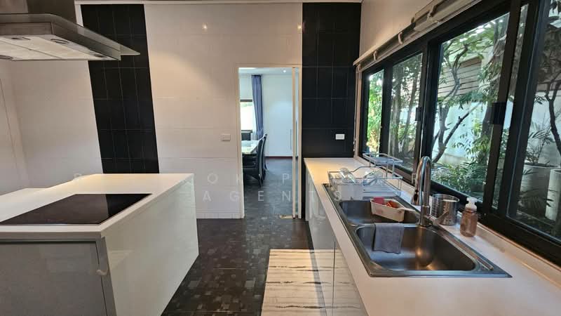 Baan Ananda, Bangkok, Sukhumvit 61, Khlong Tan Nua, Watthana, Bangkok, 3 Bedrooms, 300 sqm, Condo For Rent, by BANGKOK PROPERTY AGENTS, 500265523 - DDproperty.com