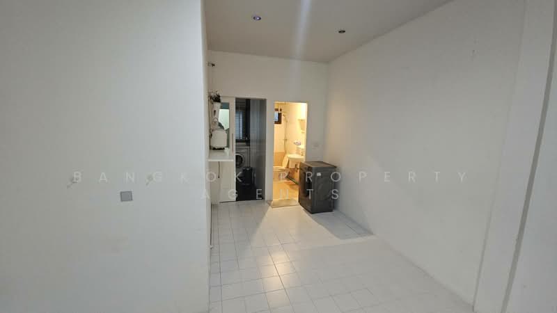 Baan Ananda, Bangkok, Sukhumvit 61, Khlong Tan Nua, Watthana, Bangkok, 3 Bedrooms, 300 sqm, Condo For Rent, by BANGKOK PROPERTY AGENTS, 500265523 - DDproperty.com