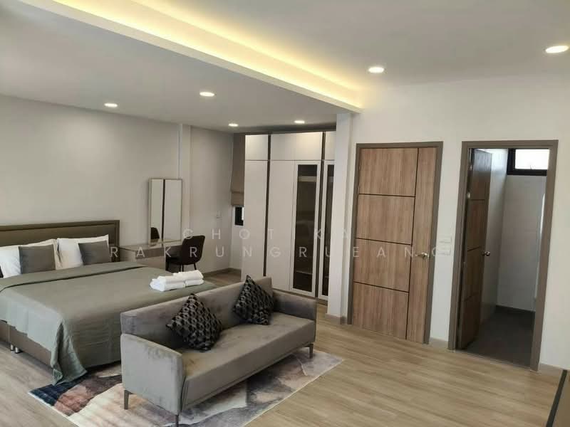 3-BR Townhouse, Bangkok, Khlong Tan Nua, Watthana, Bangkok, 3 Bedrooms, 200 sqm, Townhouse For Rent, by Chotika Rakrungrueang, 500265539 - DDproperty.com