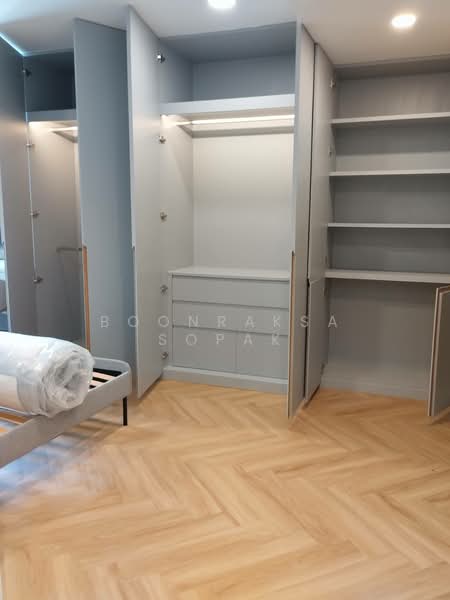 Las Colinas, Bangkok, Sukhumvit 21 Road, Khlongtoei Nua, Watthana, Bangkok, 2 Bedrooms, 88 sqm, Condo For Rent, by Boonraksa Sopak, 500265558 - DDproperty.com