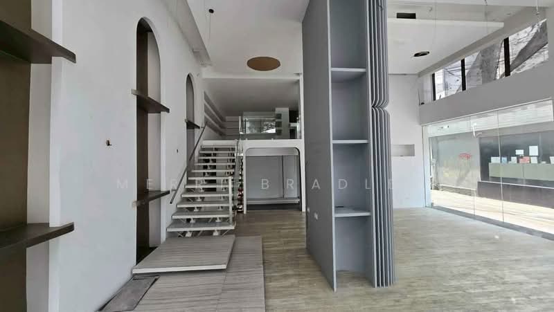 อาคารปล่อยเช่าทำเลทองหล่อ, Bangkok, Khlong Tan Nua, Watthana, Bangkok, , 550 sqm, Shophouse For Rent, by Merri Bradley, 500265589 - DDproperty.com