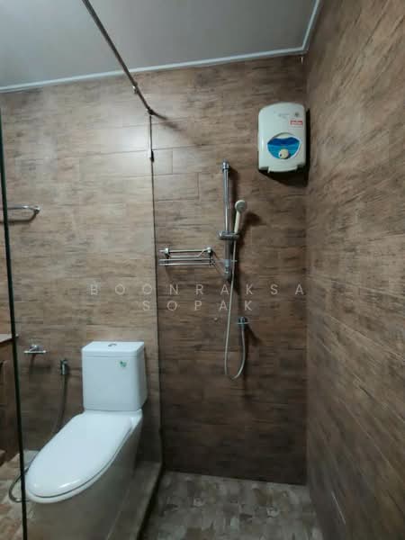 2-BR House, Bangkok, Lat Phrao, Lat Phrao, Bangkok, 2 Bedrooms, 141 sqm, Single Detached House For Rent, by Boonraksa Sopak, 500265695 - DDproperty.com