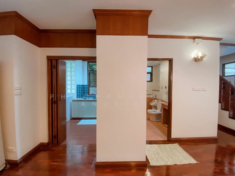 4-BR House, Bangkok, Khlong Toei, Khlong Toei, Bangkok, 4 Bedrooms, 400 sqm, Single Detached House For Rent, by Phacharakorn Anusiri, 500265711 - DDproperty.com