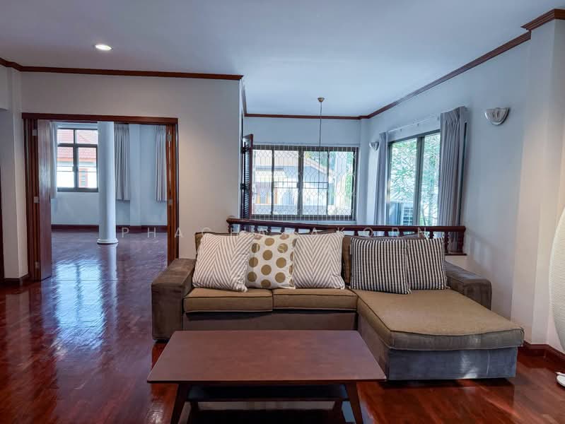 บ้าน 4-ห้องนอน, กรุงเทพ, คลองเตย, คลองเตย, กรุงเทพ, 400 ตร.ม., บ้านเดี่ยว ให้เช่า, โดย Phacharakorn Anusiri, 500265711 - DDproperty.com