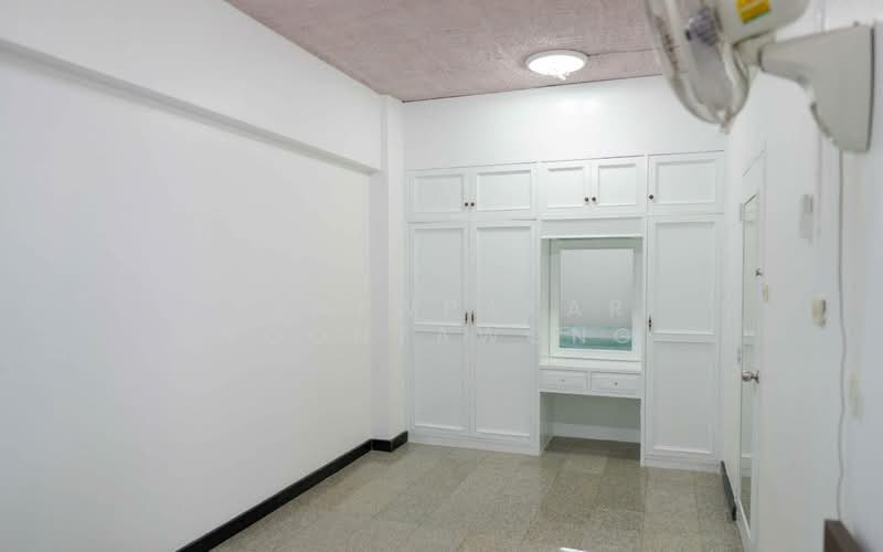 Ruenrudee Condominium, Bangkok, 19 Sukhumvit Soi 1, Khlongtoei Nua, Watthana, Bangkok, 1 Bedroom, 44 sqm, Condo For Rent, by Praewpakar Soontawong, 500265726 - DDproperty.com