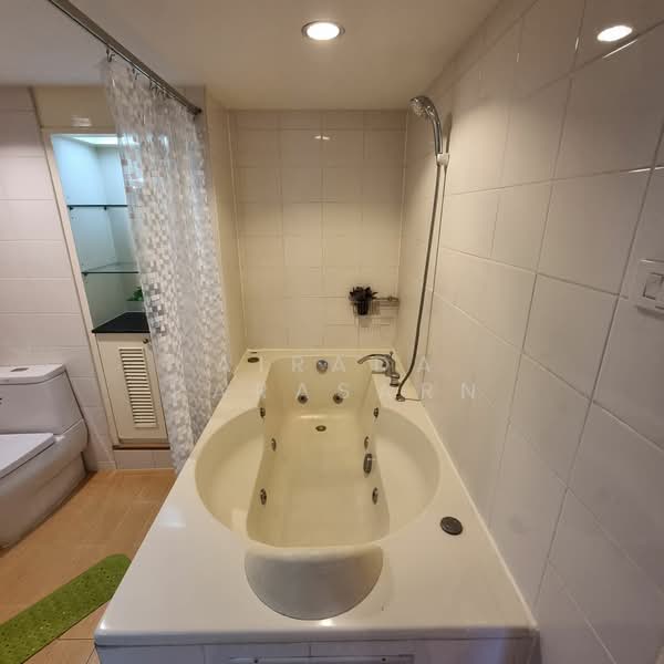 Supalai Place Sukhumvit 39, Bangkok, 175-179 Soi Sukhumvit 39 Sukhumvit Road, Khlong Tan Nua, Watthana, Bangkok, 2 Bedrooms, 142 sqm, Condo For Rent, by Airada Parasarn, 500265741 - DDproperty.com