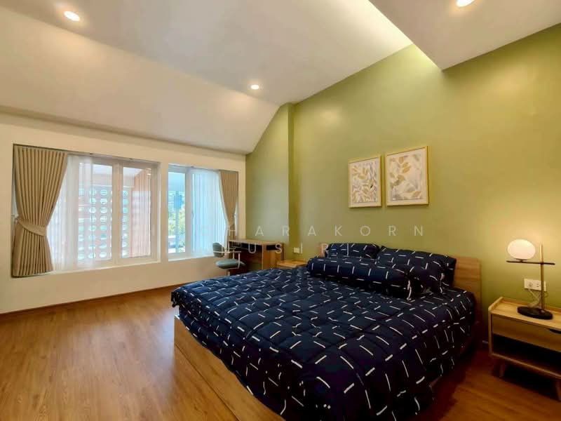 2-BR Townhouse, Bangkok, Khlong Tan Nua, Watthana, Bangkok, 2 Bedrooms, 170 sqm, Townhouse For Sale, by Phacharakorn Anusiri, 500265759 - DDproperty.com