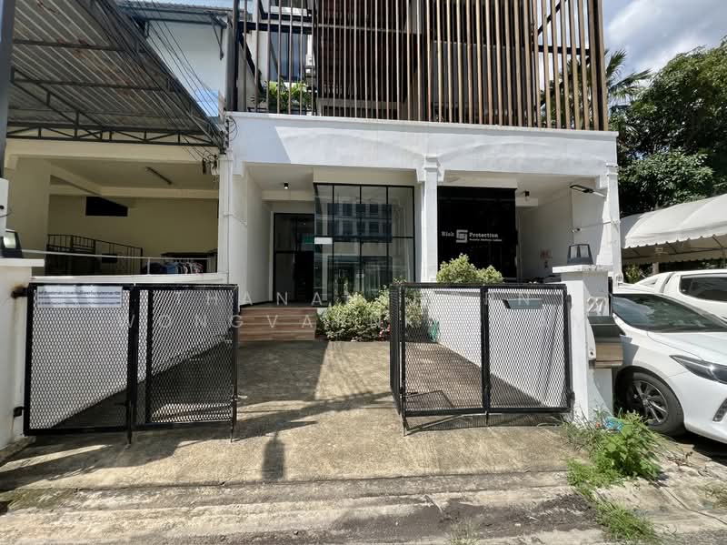 Home Office for rent, กรุงเทพ, บางจาก, พระโขนง, กรุงเทพ, 360 ตร.ม., ทาวน์เฮ้าส์ ให้เช่า, โดย Thananthorn Wongvarnkaseam, 500265761 - DDproperty.com