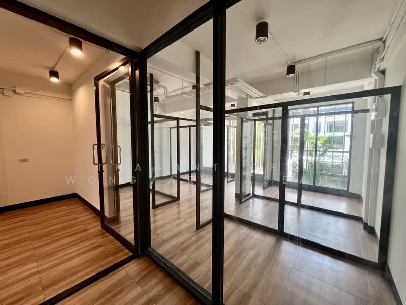 Home Office for rent, Bangkok, Bang Chak, Phra Khanong, Bangkok, 3 Bedrooms, 360 sqm, Townhouse For Rent, by Thananthorn Wongvarnkaseam, 500265761 - DDproperty.com