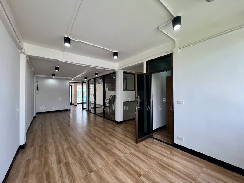 Home Office for rent, Bangkok, Bang Chak, Phra Khanong, Bangkok, 3 Bedrooms, 360 sqm, Townhouse For Rent, by Thananthorn Wongvarnkaseam, 500265761 - DDproperty.com