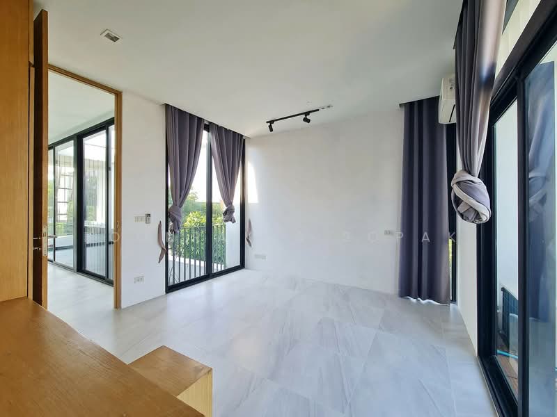 4-BR House, Bangkok, Samsen Nok, Huai Khwang, Bangkok, 4 Bedrooms, 445 sqm, Single Detached House For Rent, by Boonraksa Sopak, 500265824 - DDproperty.com