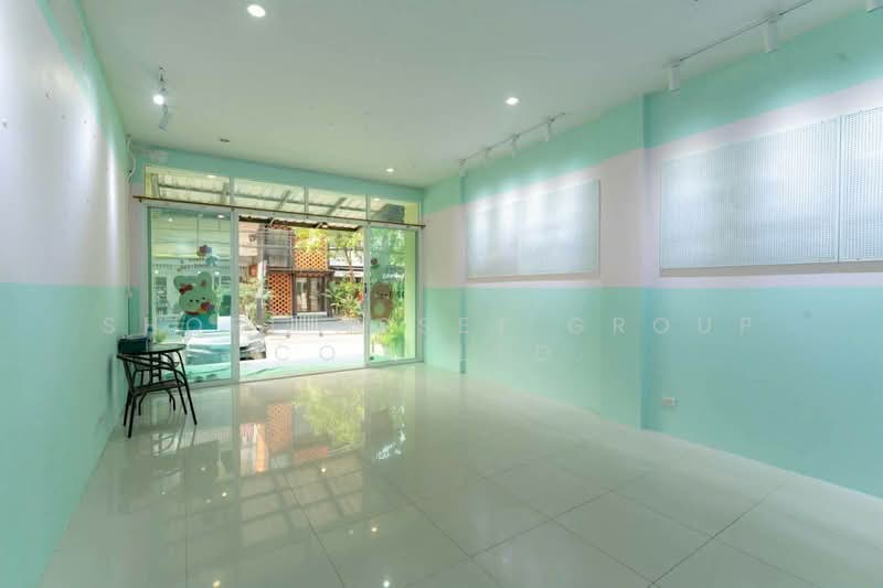 3-story commercial building in Nimman., Chiang Mai, นิมมานเหมินท์, Su Thep, Muang Chiang Mai, Chiang Mai, , 88 sqm, Shophouse For Sale, by Shori Asset Group Co., Ltd., 500265859 - DDproperty.com
