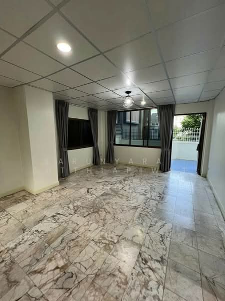 undefined, Bangkok, Samsen Nai, Phaya Thai, Bangkok, 3 Bedrooms, 250 sqm, Townhouse For Rent, by Sarunyarat Sutthiapiwat, 500265889 - DDproperty.com