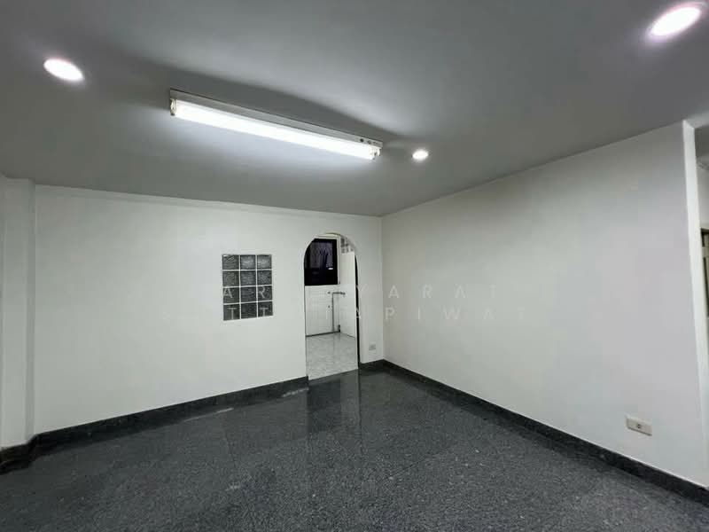 undefined, Bangkok, Samsen Nai, Phaya Thai, Bangkok, 3 Bedrooms, 250 sqm, Townhouse For Rent, by Sarunyarat Sutthiapiwat, 500265889 - DDproperty.com