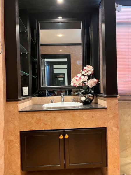 Green Point Silom, Bangkok, 29 Soi Anumanratthanon, Suriyawong, Bang Rak, Bangkok, 2 Bedrooms, 63 sqm, Condo For Sale, by Orapa Sumetheesirisakul, 500265895 - DDproperty.com