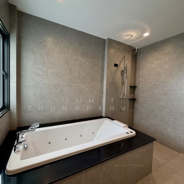 Bangkok Boulevard Signature Westgate, Nonthaburi, Kanchanaphisek Road, Bang Bua Thong, Bang Bua Thong, Nonthaburi, 4 Bedrooms, 439 sqm, Single Detached House For Sale, by Sumit Thongpahusatcha, 500265916 - DDproperty.com