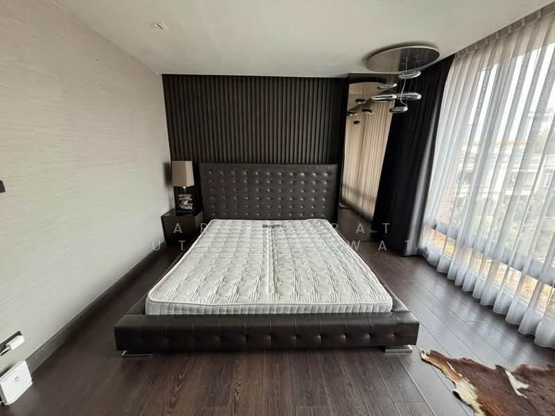 3-BR Townhouse, Bangkok, Khlong Tan Nua, Watthana, Bangkok, 3 Bedrooms, 450 sqm, Townhouse For Sale, by Sarunyarat Sutthiapiwat, 500265920 - DDproperty.com