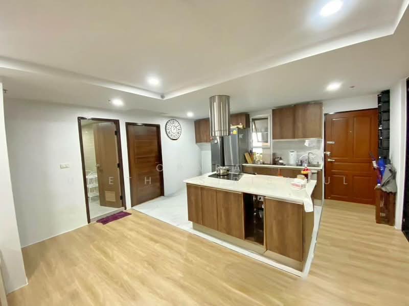 Resorta Yen-Akat, Bangkok, 270 87 Soi Amon, Chong Nonsi, Yan Nawa, Bangkok, 5 Bedrooms, 161 sqm, Condo For Sale, by Orapa Sumetheesirisakul, 500265971 - DDproperty.com
